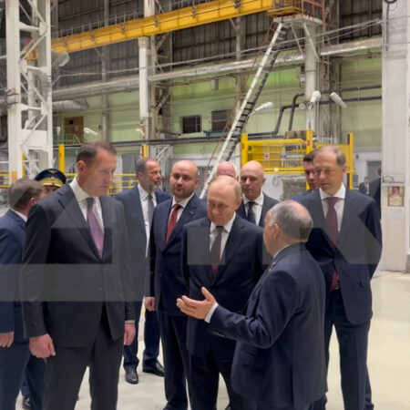 Путин посетил завод «ОДК-Кузнецов» в Самаре