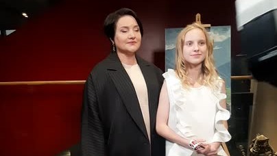 Инга Оболдина впервые представила дочь Клару на кинопремьере