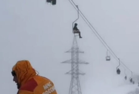 На Эльбрусе оборвалась кресельная канатная дорога: видео с места ЧП