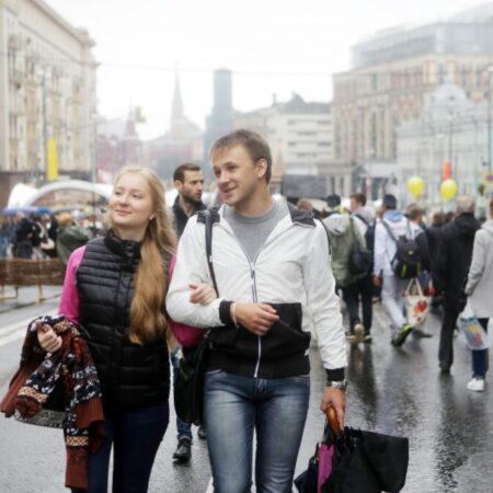 «Как настроение, москвичи?»: фоторепортаж с улиц столицы