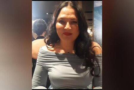 Актриса Юлия Волкова на показе своего фильма