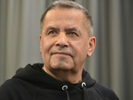 Расторгуев рассказал, считает ли он себя легендой