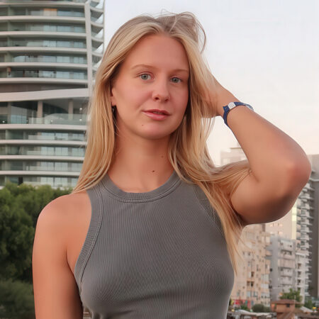 От спортивного купальника к роскошному платью: элегантное преображение Евгении Чикуновой